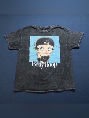 100% Cotton Medium NWOT Fleischer Studios Betty Boop Graphic T-Shirt